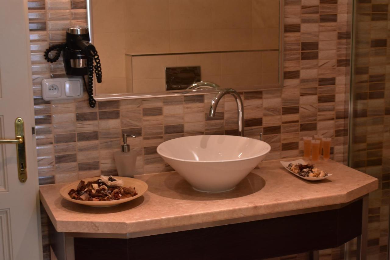 Apartment Vikroria - Halkova 5 ปราก ภายนอก รูปภาพ